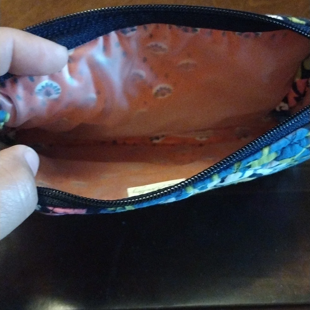 Vera Bradley Makeup bag - Picture 3 of 3
